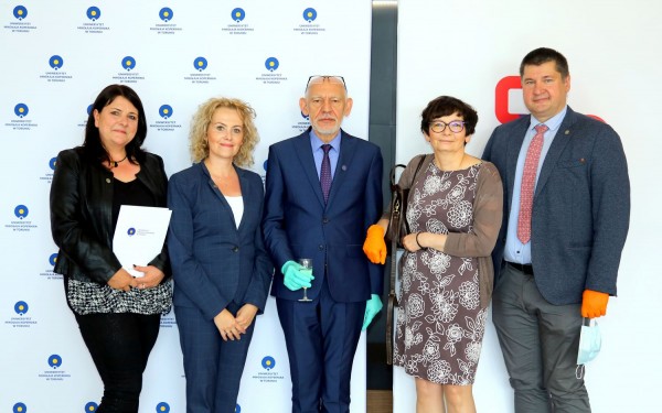 Click to zoom the picture.